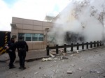 people-entrance-blast.n